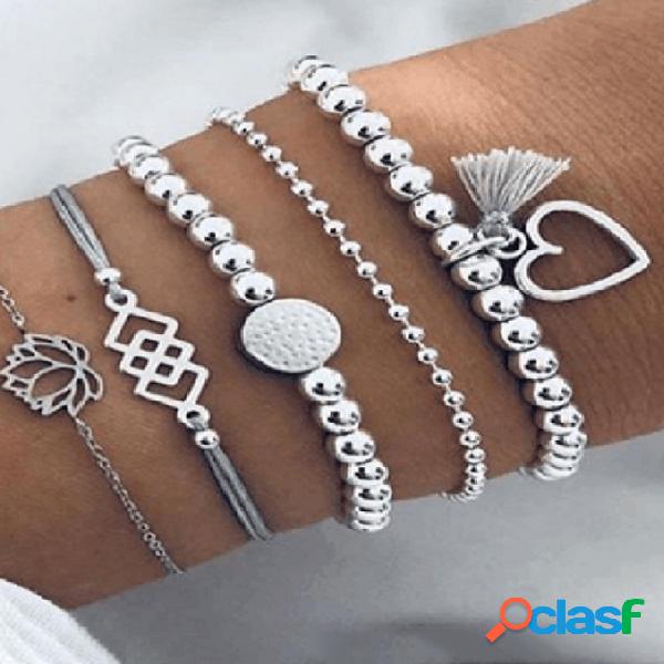 Flor de prata e pulseira gráfica de cinco peças com