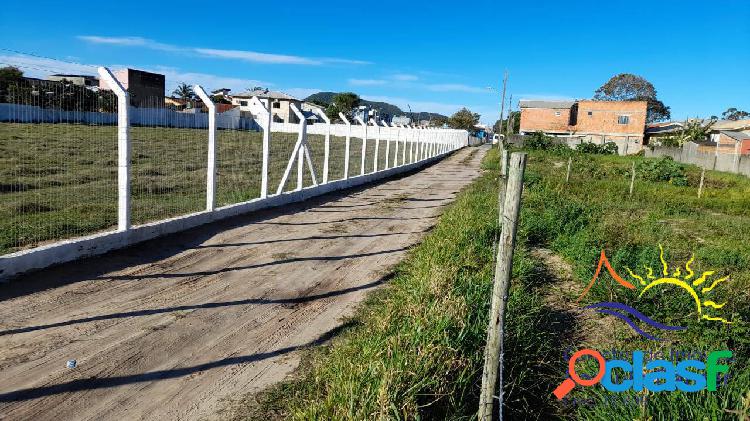 Belo Terreno em rua localizada próximo a praia do