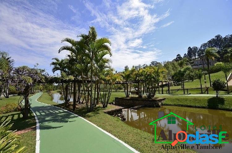 Belo terreno de esquina para comprar no Tamboré 1