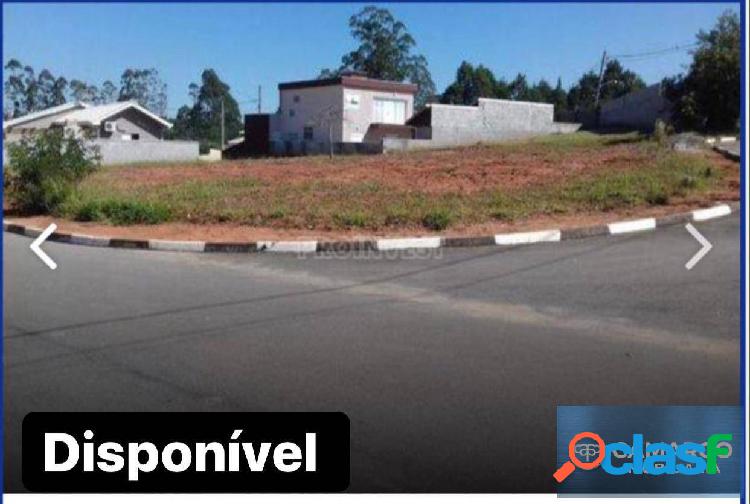 Terreno em Condomínio Fechado