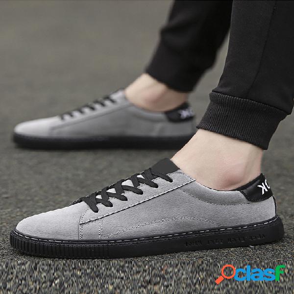 Moda masculina estilo coreano com cordões sapatos casuais