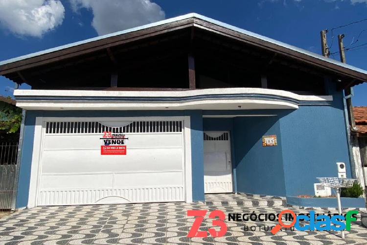 Casa à Venda no Residencial Cedro em Botucatu - SP