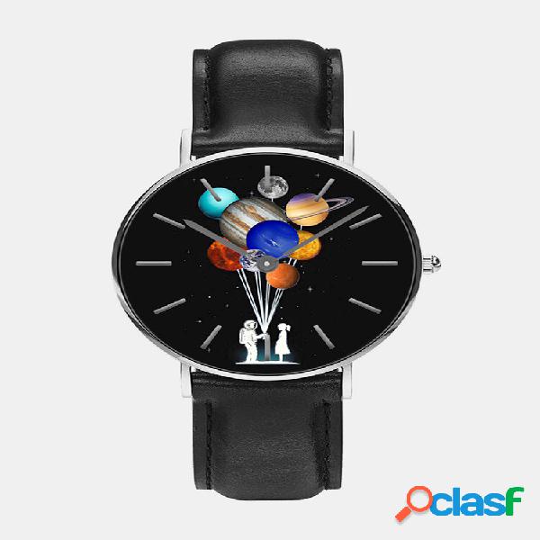 Astronauta masculino dos desenhos animados Colorful Planet