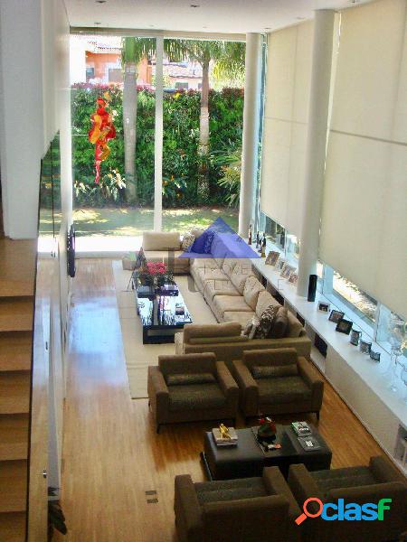 Casa com projeto diferenciado, ambientes sofisticado e