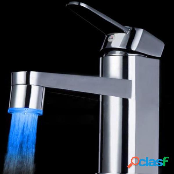 LED Mudança de cor da torneira LED Adaptador de luz prata
