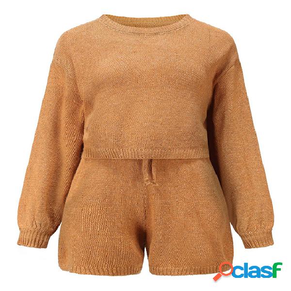 Roupa casual de duas peças com gola redonda e mangas