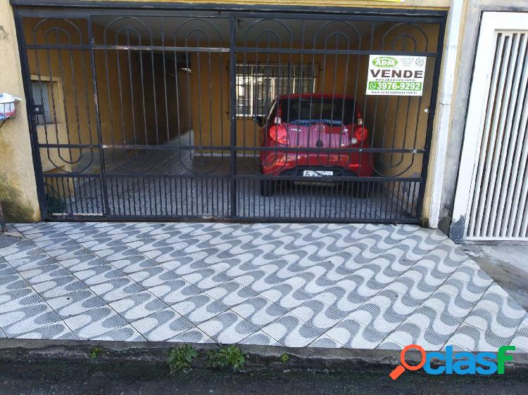 Sobrado com 3 dormitórios à venda, 280 m² por R$ 550.000