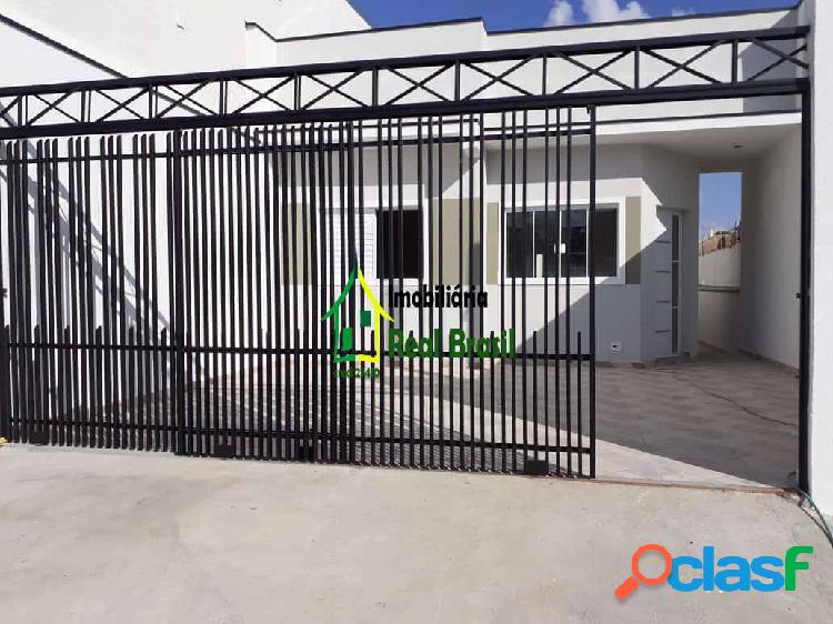 Casa Térrea c/ Suíte e 3 Vagas de Garagem