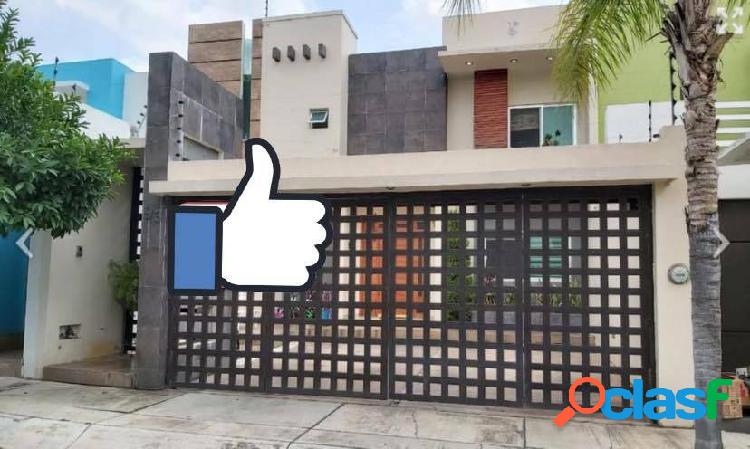 HERMOSA CASA EN VENTA EN RESIDENCIAL ESMERALDA NORTE COLIMA