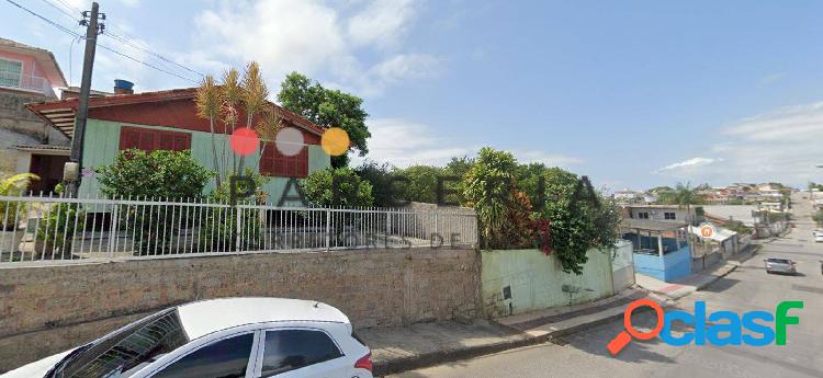 Casa mista à venda no bairro Serraria em São José.