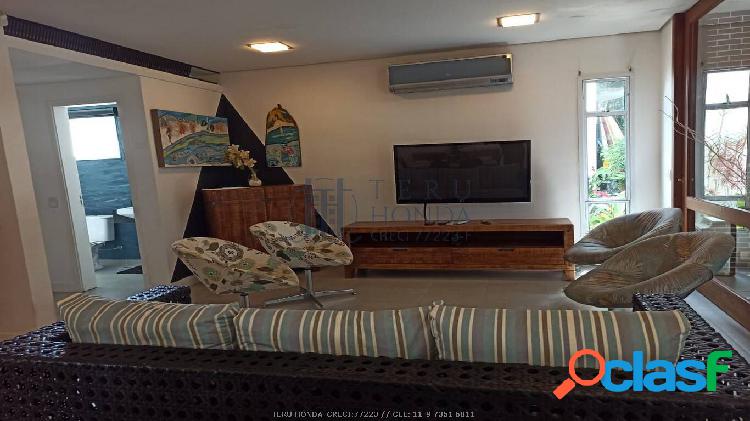 Casa em condomínio fechado, tipo villagio.