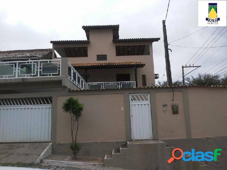 VENDO EXCELENTE CASA TRIPLEX EM MACAÉ