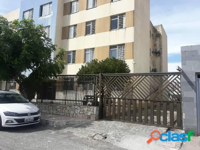 Apartamento 3/4 na Avenida Hermes Fontes.