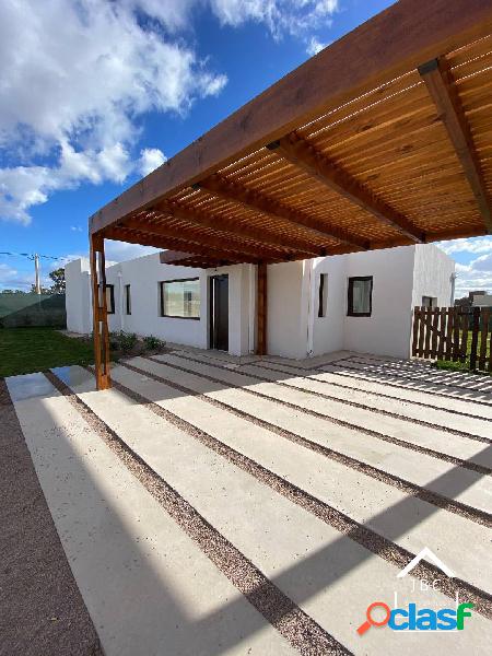 CASA A ESTRENAR EN VENTA BARRIO LAS CAÑITAS