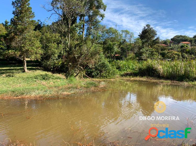 Lote à venda com lago em Terra Preta