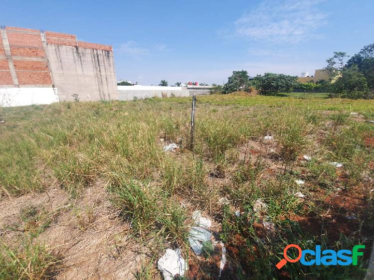 Terreno comercial, com 655 m² em Artur Nogueira - SP