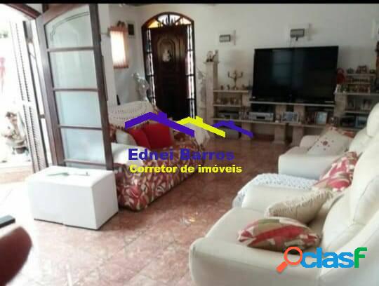 CASA - NO BAIRRO - VILA - CASTINHA