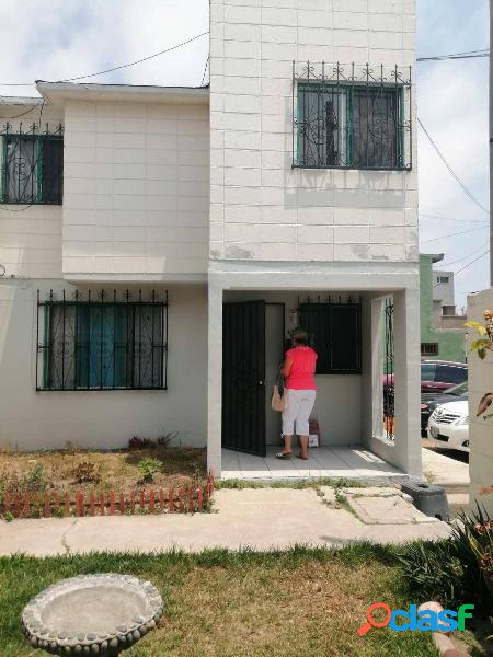 CASA CON EXCELENTE UBICACIÓN RESIDENCIAL PRIVADO EN VILLA