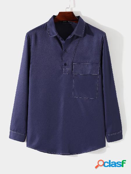 Camisa casual masculina de bolso frontal com botão liso