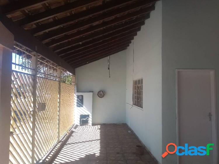 Casa no Jd. Nova Esperança, 2 quartos sendo 1 suíte,