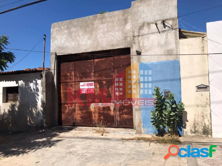 Vende-se prédio no bairro Santo Antônio