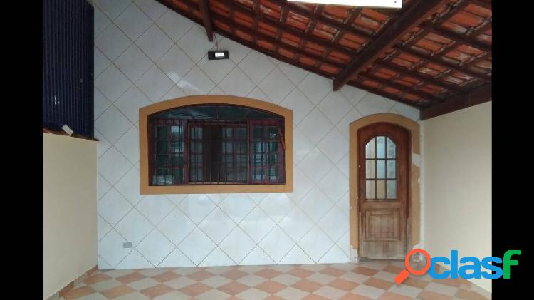 Casa Geminada com 2 Dormitórios e Cozinha Americana a Venda