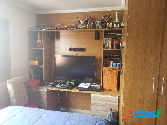 Casa com 3 quartos, 180m², à venda