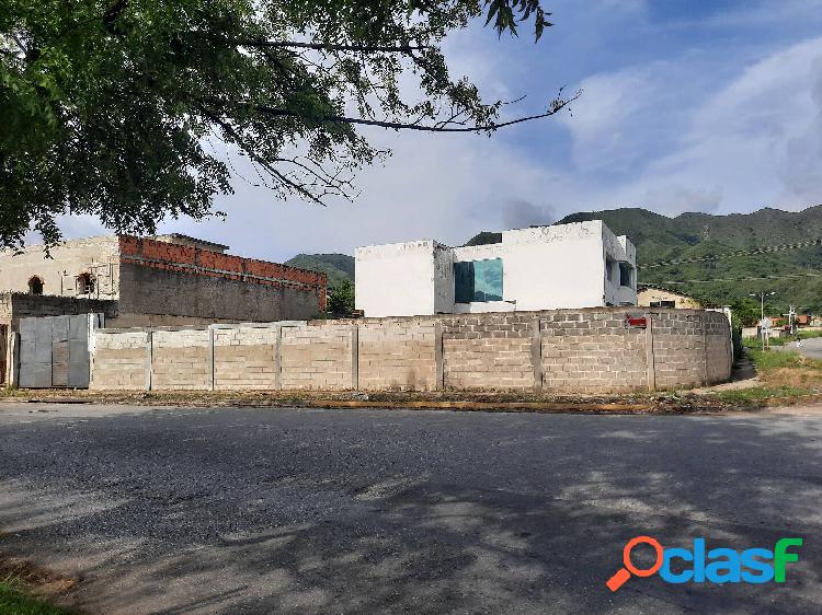 En alquiler terreno de esquina de 430m² en Mañongo