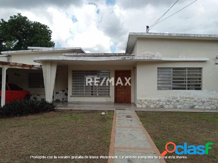 Casa en venta ubicada en Guaparo Calle Cerrada Con