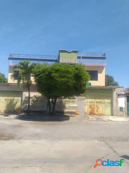 CASA TIPO POSADA EN VENTA LOS CAOBOS - VALENCIA 1.260 METROS