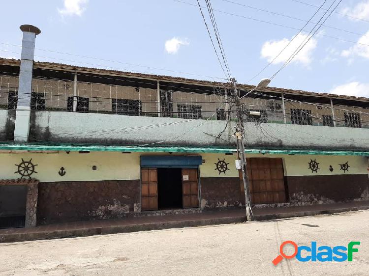 Local Comercial en Conjunto Comercial Tiuna (797 mts2)