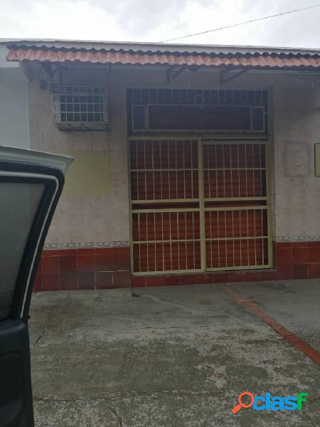 Se Vende Local + Fondo de Comercio en La Isabelica 24 Mts2