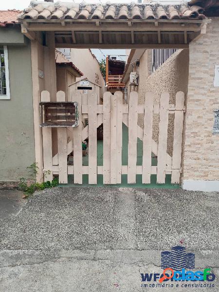 Casa com amplo quintal à venda na Rua Firmino Gameleira