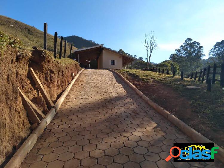 Sítio em Sapucaí Mirim, ótima localização 1.5 Km do