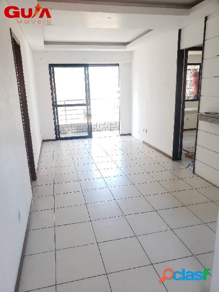 Apartamento com 03 quartos para locação no Meireles