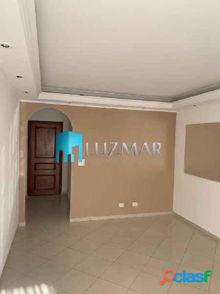 Apartamento com três dormitórios para locação na Vila