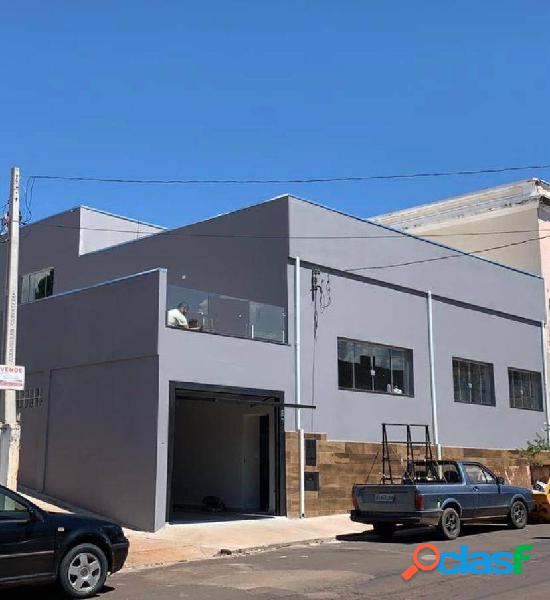 VENDE-SE ÓTIMO IMÓVEL RESIDENCIAL NO CENTRO DE PIRAJU/SP