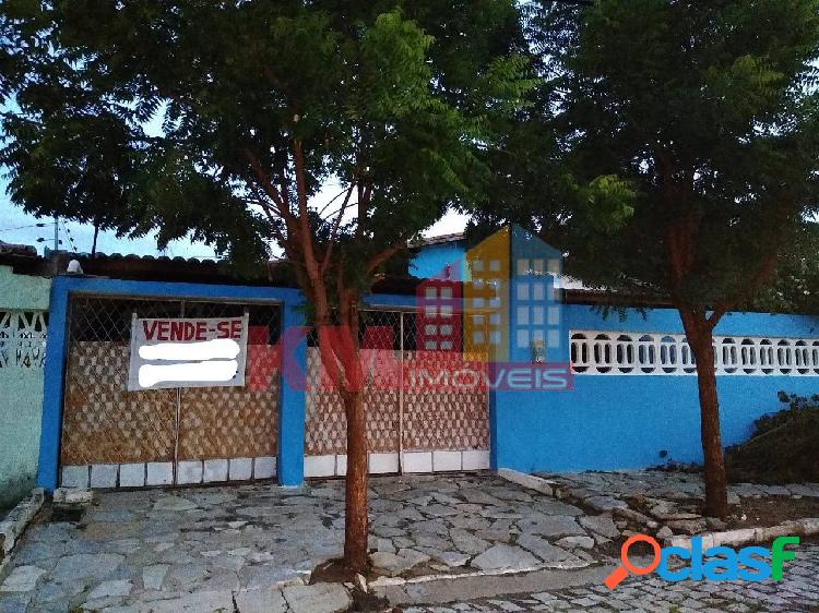 Casa à VENDA no bairro Presidente Costa e Silva