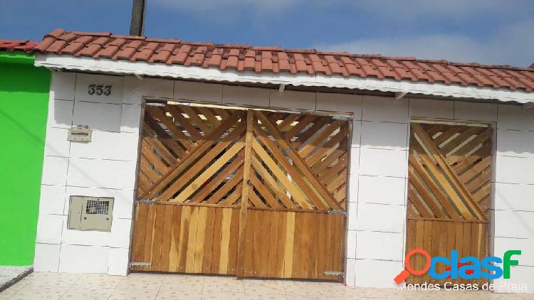 Casa c/ 2 Dormitórios aqui no Jardim Praia Grande - Agende