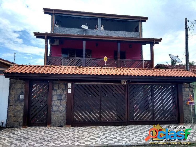 ÓTIMA CASA COM 3 ANDARES, PODENDO SER FEITO HOSTEL, BEM