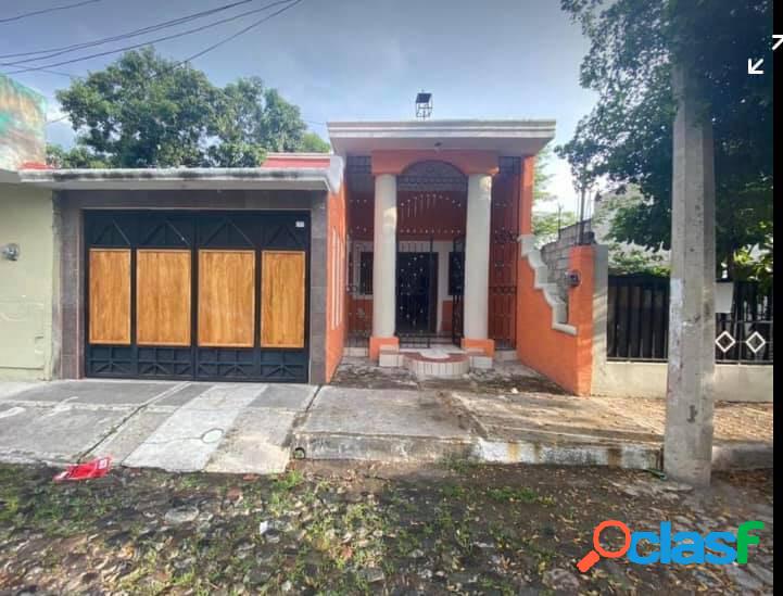 CASA EN VENTA EN COLONIA INSURGENTES COLIMA, CERCA FERIA DE