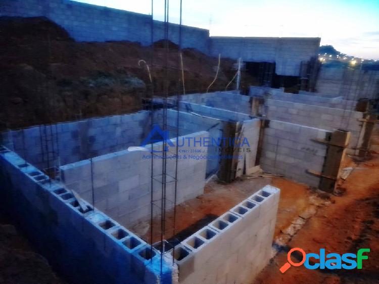 OPORTUNIDADE! Vende-se terreno com casa em construção