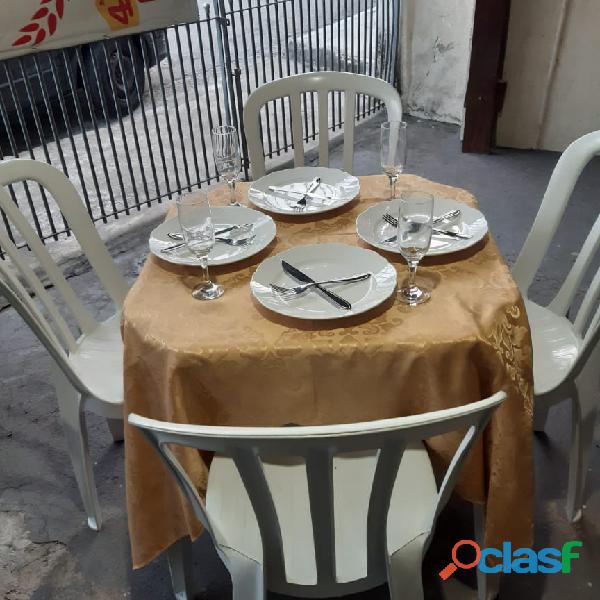 Locação de mesas com 4 cadeiras R$ 12,90