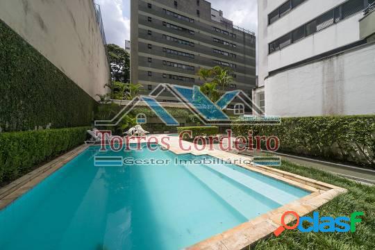 Apartamento com 3 dorm.(1 suíte) e 2 vagas - Morumbi