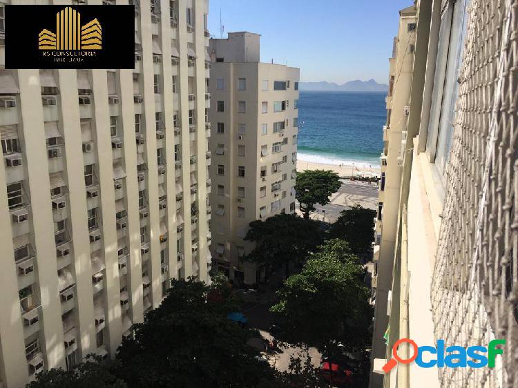 Apartamento em Copacabana, quarto e sala com vista lateral