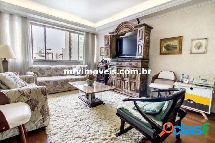 Apartamento em Pinheiros à venda com 3 quartos e 130m²