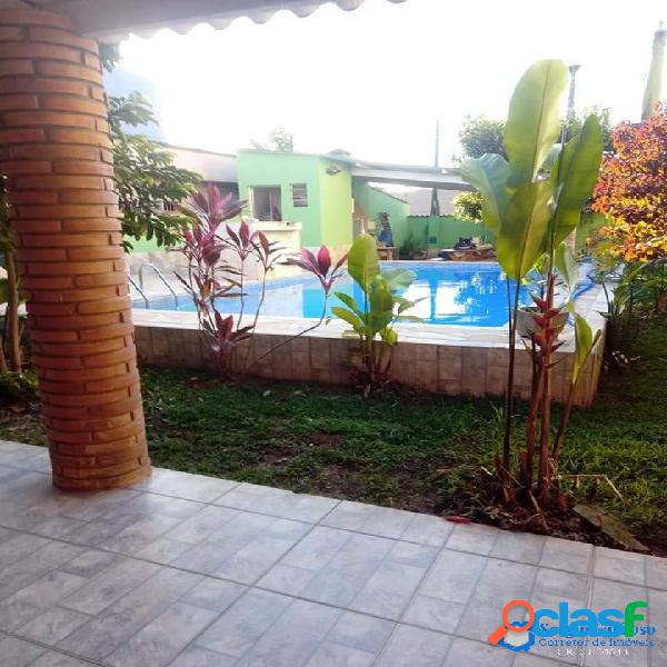 CASA ACONCHEGANTE -PISCINA- EXCELENTE LOCALIZAÇÃO -