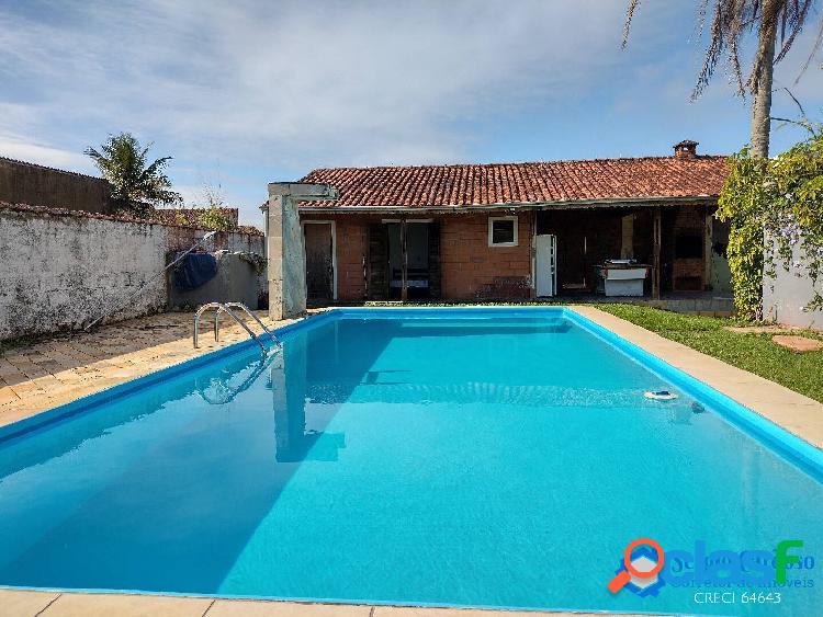 CASA COM PISCINA- AMPLO TERRENO- POMAR- 100M PRAIA -