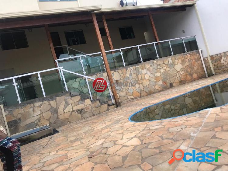 Casa 3 Quartos com Piscina, Churrasqueira e Hidromassagem em