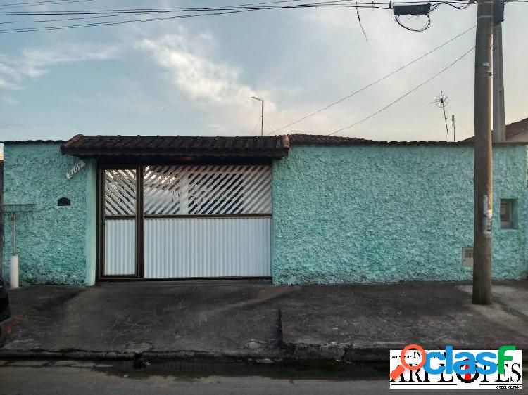 Casa a venda em Mongagua - Estilo chacara - Lote inteiro